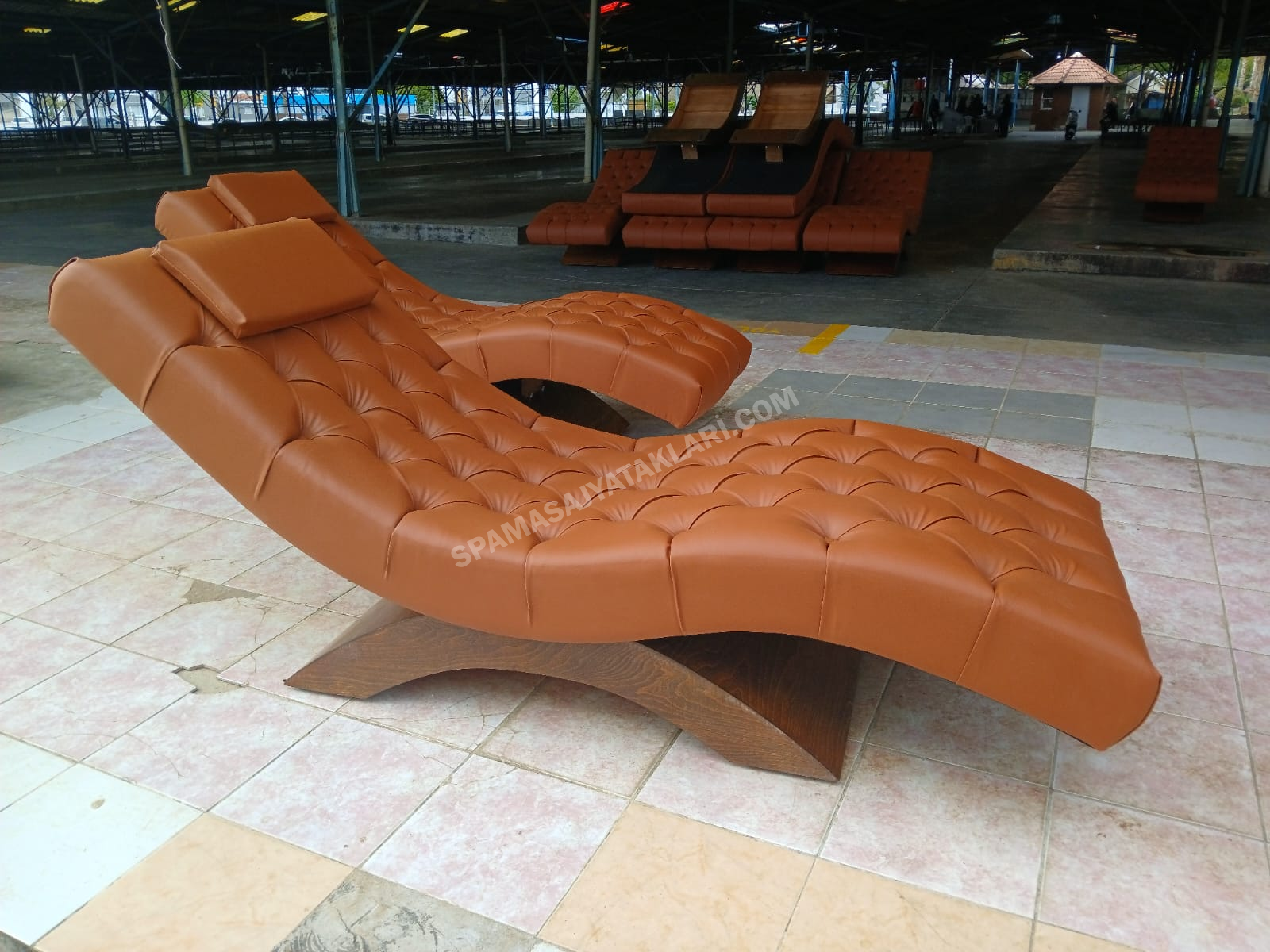 DÜĞMELİ DİNLENME YATAĞI